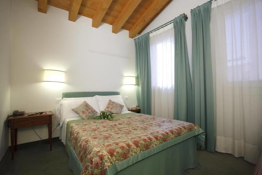 Albergo Al Moretto カステルフランコ・ヴェーネト エクステリア 写真