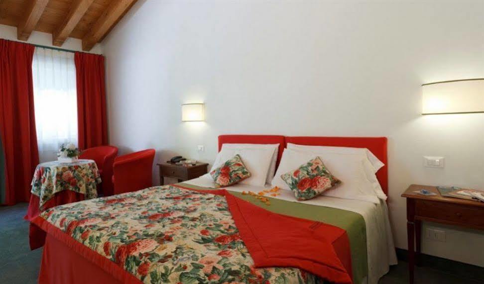 Albergo Al Moretto カステルフランコ・ヴェーネト エクステリア 写真